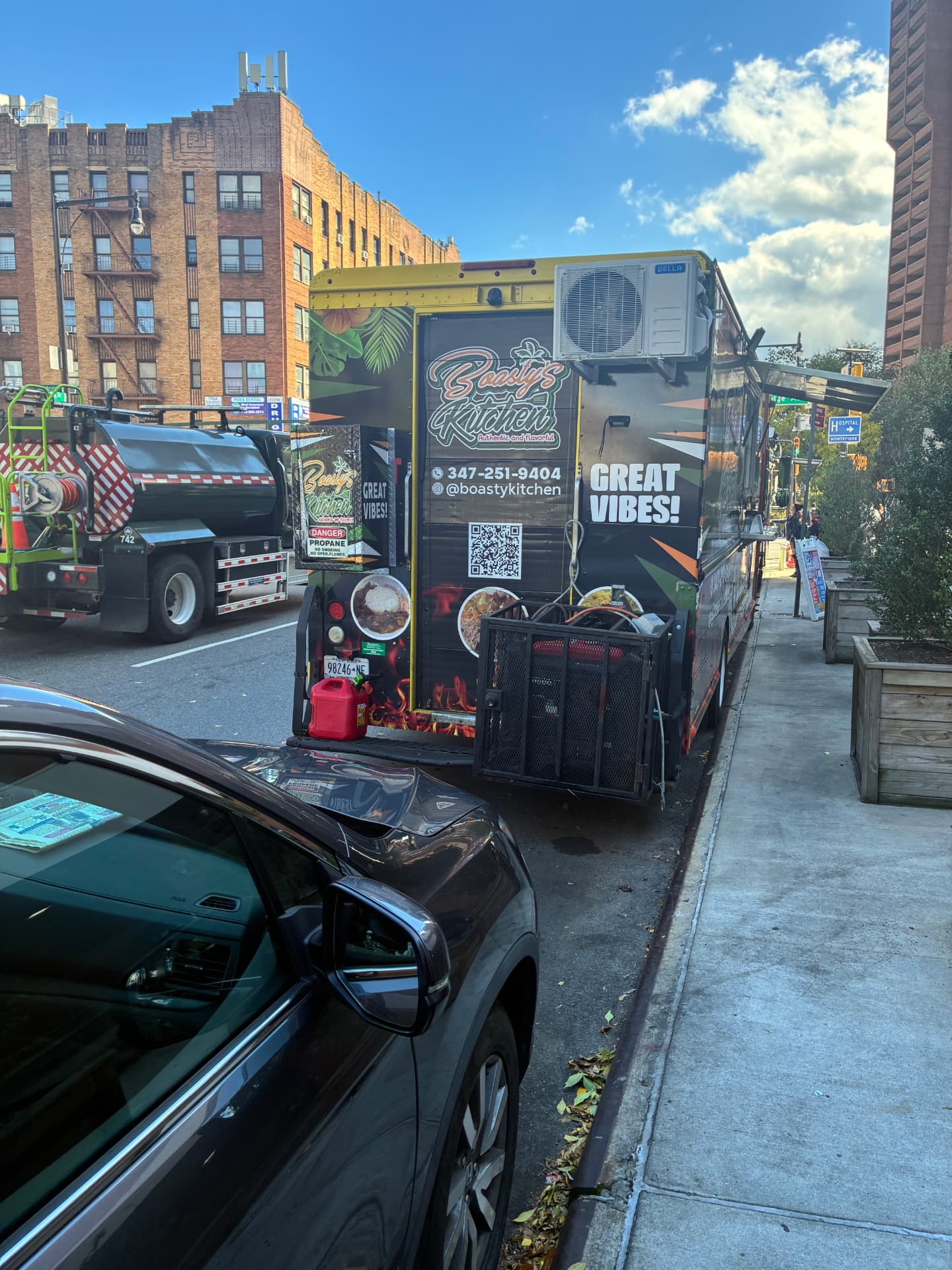 Rear of the Boasty’s Kitchen truck from the sidewalk